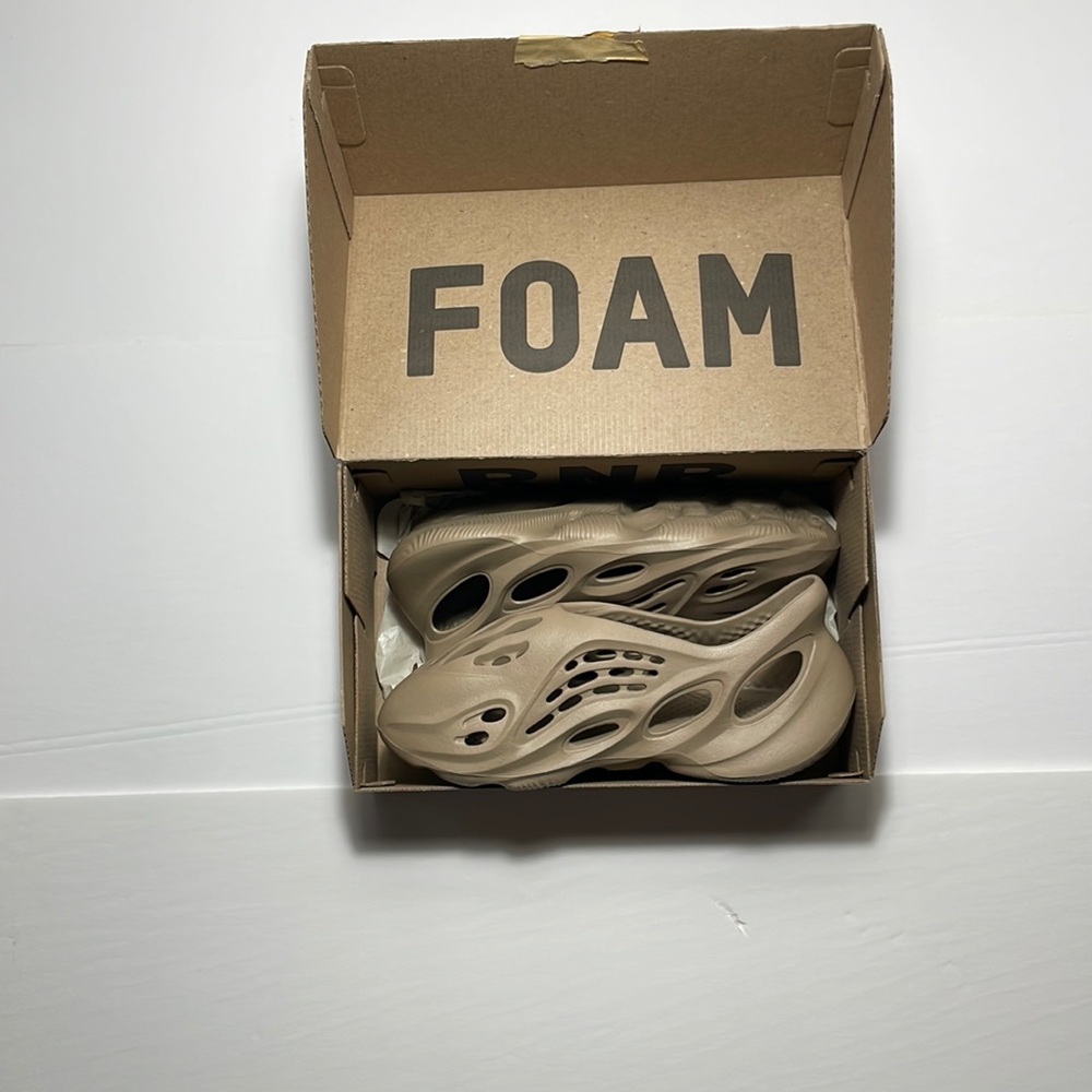 Adidas Yeezy Foam RNNR (Ochre)